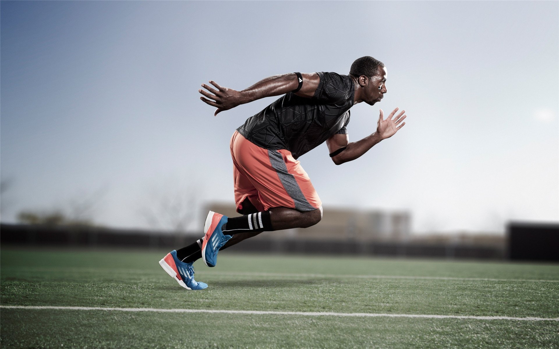 全黑队的攻守兼备让比赛更加精彩纷呈,黑队黑队口号