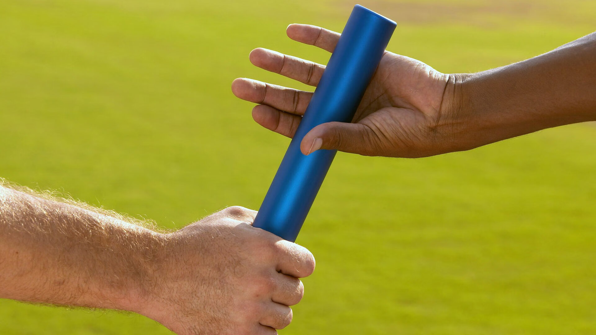 德甲激烈争夺：场面火爆震撼全场，德甲比赛集锦